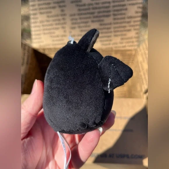 Original Squishmallow Keychain plush Emily the Bat February 2024 NWT clip mini - Picture 4 of 10